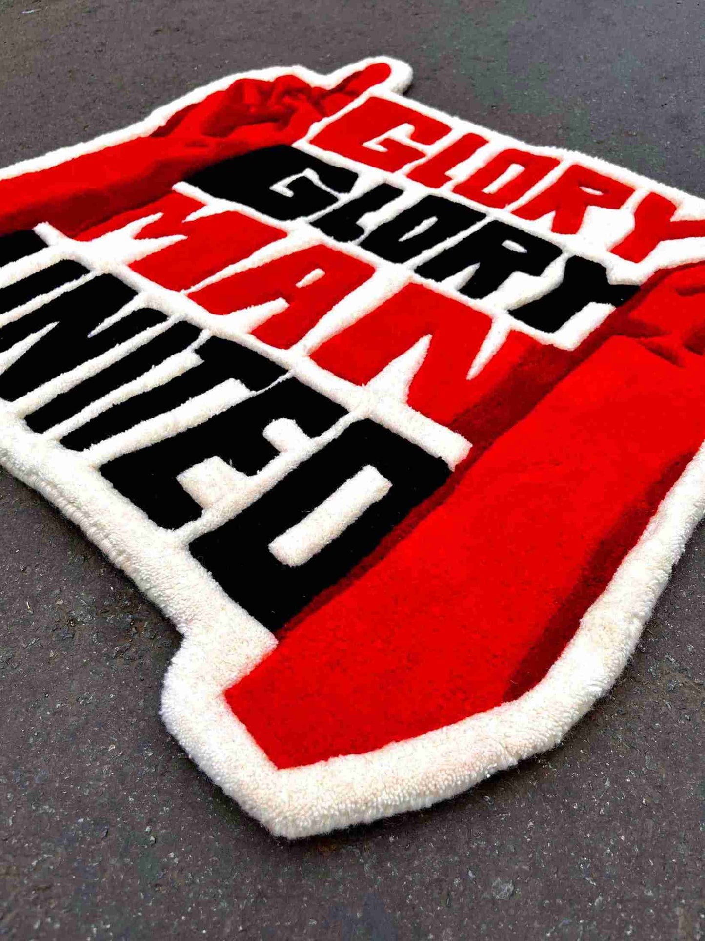(SALE) Man Utd GGMU Custom Rug by Tuftplace